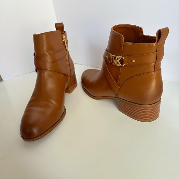 Michael Kors booties - Picture 5 of 14